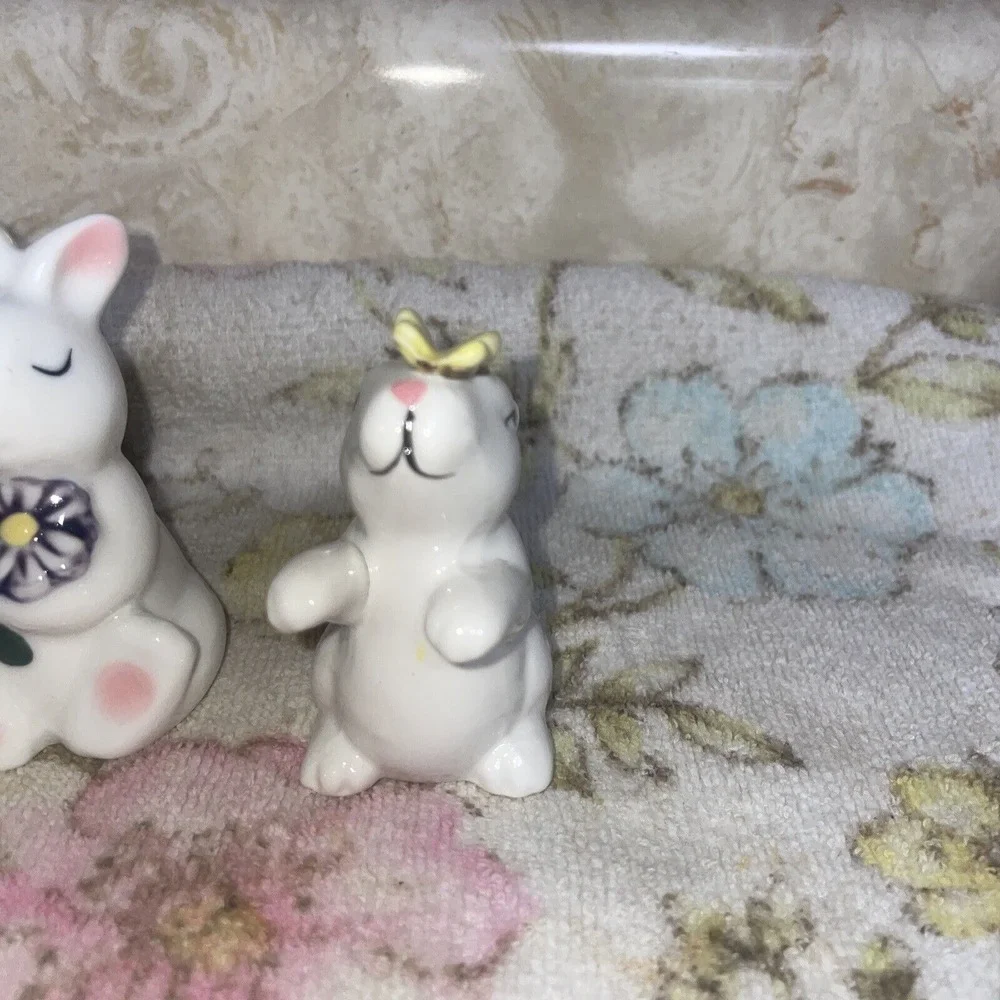 Two Pairs Of Easter Bunny‎ Salt And Pepper Shakers